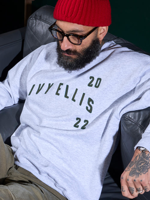 The Marquette | Unisex Crew Neck Sweatshirt - Heather Grey